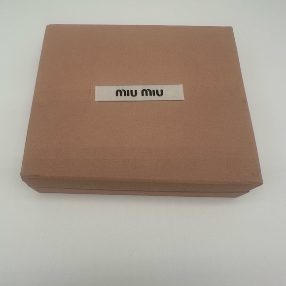 Miu Miu Matelasse Bigold Wallet Bijon Pearl Excellent Like New Condition - Picture 4 of 10